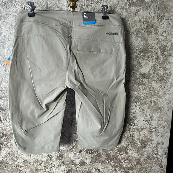 Women Columbia Anytime Outdoor Tan Long Shorts Size 2-Inseam 13 inches - Picture 4 of 5